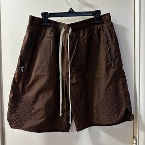 ITEM: DARC SPORT EMBROIDERED SHORTS
SIZE: MEN’S LARGE